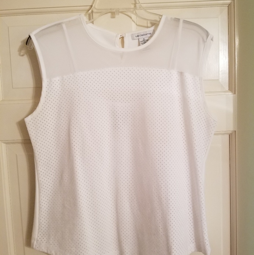 Medium sleeveless white shirt